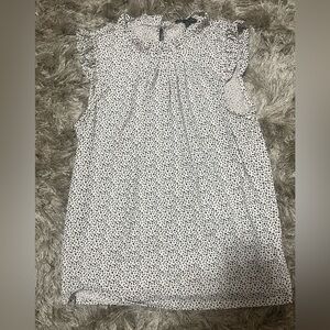 Pattered sleeveless blouse